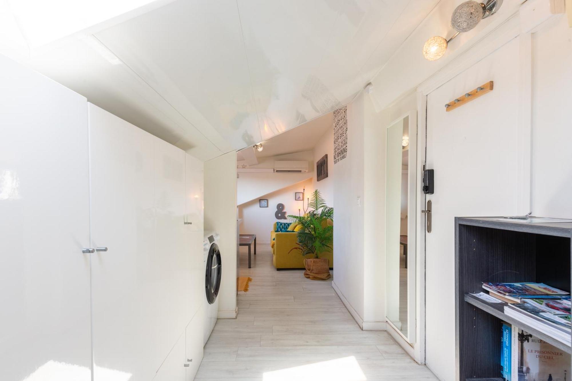 Homelivia, Attic Room -Mansarde Sous Les Toits De Nice Buitenkant foto